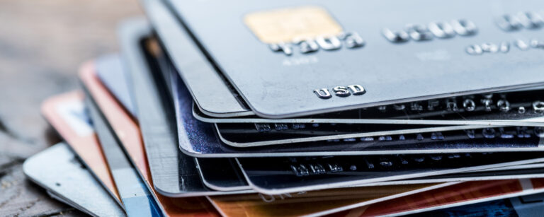 Best Credit Cards For Digital Nomads - Feature Image